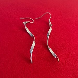 Curvy silver earrings!